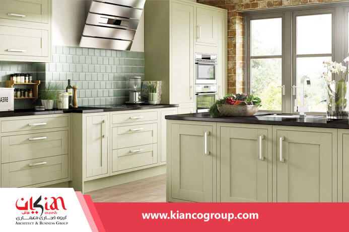 مدل کابینت آشپزخانه کوچک پنجره دار